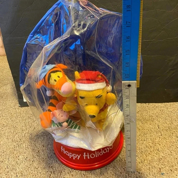 Disney Based on The Winnie The Pooh Works Happy Holiday inflatable Globe - Picture 6 of 8